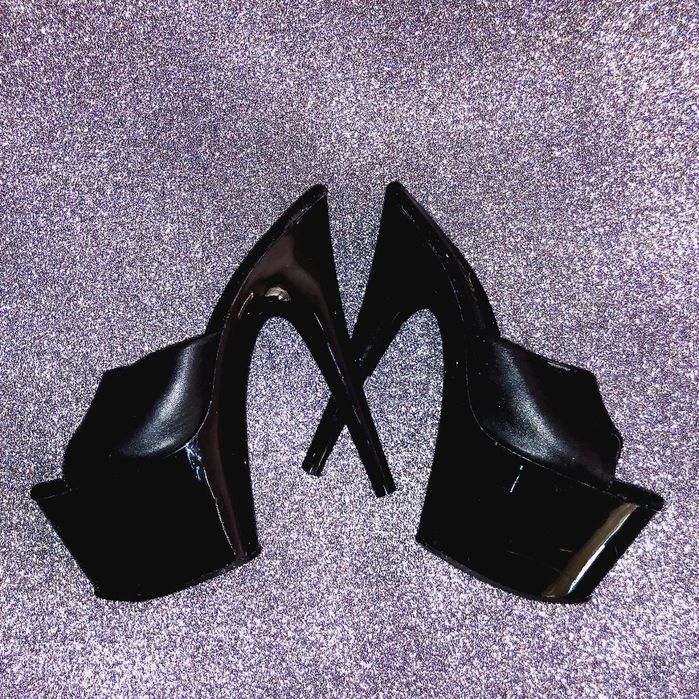 "Poison" Pleaser Platforms